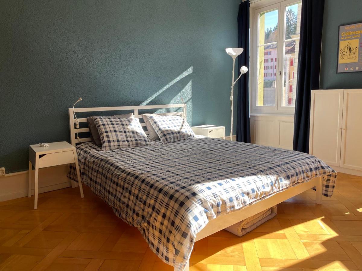 Le Locle : Bel Appartement Chaleureux Экстерьер фото